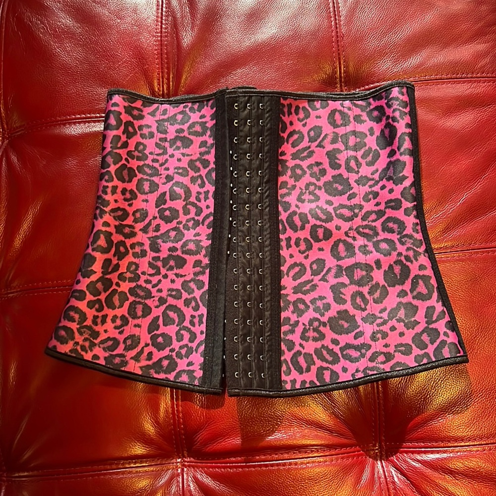 Waist trainer